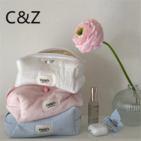 Sac cosmétique floral matelassé fleur mignonne vente chaude matériel d'impression personnalisé Mini pochette de maquillage