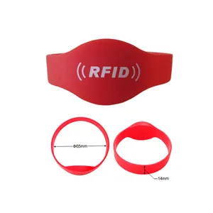 Fm1108 สายรัดข้อมือซิลิคอน Rfid โลโก้ที่กําหนดเอง / รหัส qr สายรัดข้อมือ Nfc สร้อยข้อมือแบบพาสซีฟ