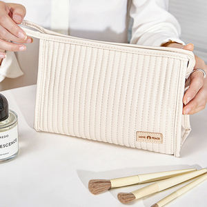 Hot Selling New Popular Design Girls Zipper Closure Fashionable <b>Makeup</b> Organizer <b>Travel</b> Outdoor Fashion PU Cosmetic <b>Bag</b> - Product Image 3