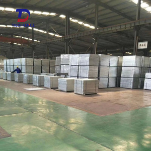 Grilles en aluminium légères et durables, <span class=keywords><strong>prix</strong></span> compétitifs, pour passerelles et marches d'escalier en aluminium, idéales pour les allées industrielles et les canaux de drainage. - Product Image 6