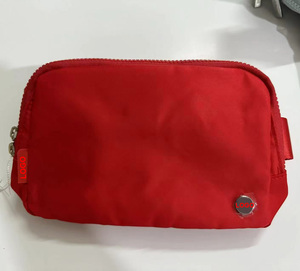 Designer Lulu 2L <span class=keywords><strong>Belt</strong></span> <span class=keywords><strong>Bag</strong></span> Everywhere Fanny Pack Walking <span class=keywords><strong>Running</strong></span> Yoga Sports Marca de luxo Crossbody Gym Bags Cintura <span class=keywords><strong>Bag</strong></span> Com Logotipo - Product Image 3