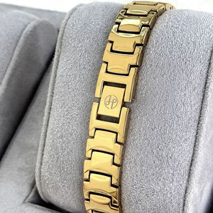 New minimalist women's fashionable and elegant <b>light</b> luxury chain wristwatch with water resistance quartz movement - Product Image 6