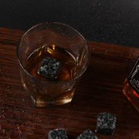 Accesorios de barra de piedra de mármol de granito bloque de hielo de vino reutilizable de lujo respetuoso con el medio ambiente personalizado para whisky