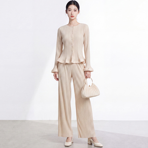 Conjunto Elegante Estilo Coreano, Plisado, Casual, Top de Manga Larga, Pantalones Anchos hasta el Tobillo, Cierre de Botones, Transpirable - Product Image 4