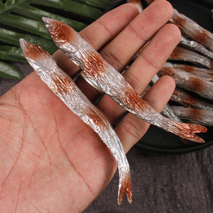 โมเดลปลาแห้งและปลาไหลจำลองจาก PVC พวงกุญแจรูปอาหารสุดสร้างสรรค์และสนุกสนาน จี้ที่ระลึกสำหรับเปิดร้าน - Product Image 1