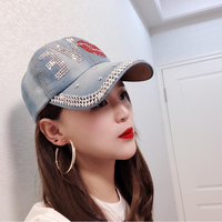 Gorra de Béisbol de Lujo Personalizada de Mezclilla y Algodón con Patrón de Letras y Pedrería, Cierre Ajustable con Hebilla Metálica