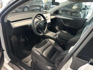 รถยนต์ไฟฟ้า <span class=keywords><strong>Tesla</strong></span> <span class=keywords><strong>Model</strong></span> <span class=keywords><strong>Y</strong></span> รุ่นปี 2024 มือสอง ขับเคลื่อนล้อหลัง พวงมาลัยซ้าย สำหรับส่งออก ขายส่ง FOB NEDC 401-500 กม. 200-250 กิโลวัตต์ - Product Image 5