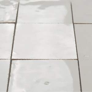 Piastrella Zellige bianca 10x10 per uso a parete e pavimento - Product Image 5