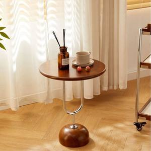 Mesa de centro redonda de madera con patas metálicas en forma de U, móvil, para sala de estar pequeña o uso en balcón - Product Image 1