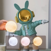 Chaude À La Mode Astronaute Led Veilleuse Bureau Résine Astronaute Ornements Chambre De Chevet Chambre D'enfants Sommeil Lumière Dimmable