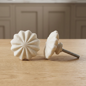 Pomo Redondo de Piedra Blanca con Forma de Flor para Cajones, Tirador de Muebles, Decoración del Hogar, Accesorios para Armarios y Decoración de Alacenas - Product Image 1