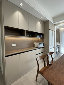 Buffet moderne en bois de chêne massif LKYT, design modulaire, hauteur réglable, extensible, caractéristiques écologiques, rangement pour <span class=keywords><strong>salle</strong></span> <span class=keywords><strong>à</strong></span> <span class=keywords><strong>manger</strong></span> - Product Image 4