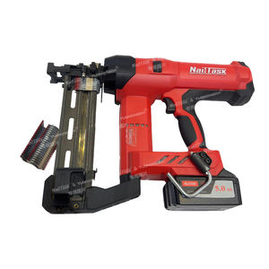 Agrafeuse pneumatique et <span class=keywords><strong>cloueuse</strong></span> à cadre industrielle DCFS90 alimentée par <span class=keywords><strong>batterie</strong></span> pour applications sur le bois et outils agricoles pour clôtures - Product Image 5