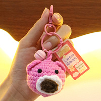 Vente en gros de pendentifs, porte-clés et ornements en forme de poupées animales mignonnes en tricot et crochet faits à la main, très populaires
