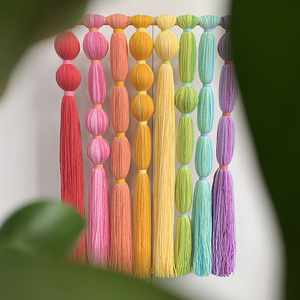 Arazzo da Parete Boho Ecologico in Macramè con Motivo Verticale Arcobaleno per Ufficio, Stile Art Déco, Regalo per Compleanno e Anniversario - Product Image 4