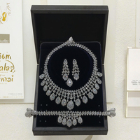 Collier de fleurs en cristal bleu foncé de luxe pour femmes magnifique pierres CZ complètes grande robe de mariée de fête ovale cadeaux de mariée pour dames