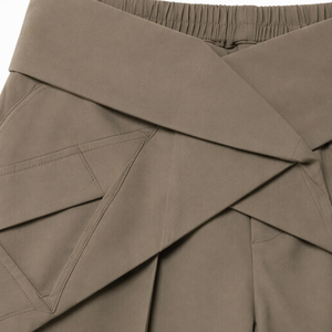 Pantaloni da donna a gamba larga con pieghe origami a tutta lunghezza e cintura multi-pannello piegata. Tasca portaoggetti nascosta, a doppio strato a cascata - Product Image 4