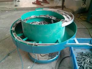 Tri et alignement automatique pour ligne d'assemblage Bouchon de stylo en plastique pour bol vibrant - Product Image 4