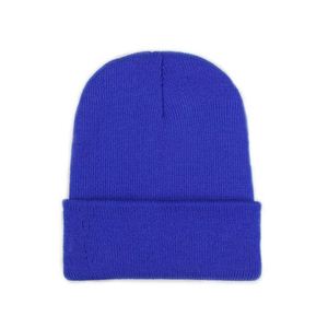 Vente en gros de bonnets d'hiver personnalisés, couleur unie, en acrylique, doublés de satin, avec logo brodé - Product Image 5