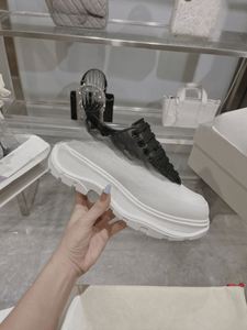 รองเท้าผ้าใบลำลองแบบผูกเชือก Alexander Gradient Fabric Upper Chunky Platform Mc สำหรับใส่เดินเล่นและใส่ในชีวิตประจำวัน Queen - Product Image 2