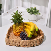 Noordse handgeweven hartvormige mand, natuurlijke rieten fruitmand, broodmand, multifunctionele bureau-opbergorganizer voor thuis en keuken