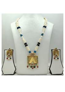 Conjunto de collar tradicional chapado en oro con cuentas y colgante multicolor, y pendientes étnicos a juego para ocasiones festivas y bodas. - Product Image 2