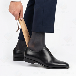 Cuchara para Zapatos de Madera Premium de Madera de Loto con Correa de Cuero y Cordón para Colgar, Elevador de Zapatos para Botas y Zapatillas - Product Image 5