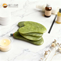 Jiwan Lejia Nouveau Style Vente en Gros Pierre de Massage en Jade Vert Xiuyan, Planche Gua Sha Liftante pour le Visage et le Cou