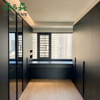 Système de dressing de chambre à coucher gris mat de style italien de luxe, armoire à vêtements personnalisée avec coiffeuse