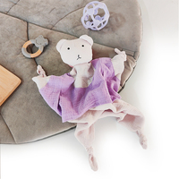 Vente en gros de coton biologique gaze mousseline mousseline emmaillotage lapin sécurité douche lapin landau jouet ensemble cadeau couverture bébé couette
