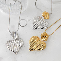 Nouvelles boucles d'oreilles pendantes en acier inoxydable, grand cœur d'amour, style distinctif, bijoux de mode, boucles d'oreilles imperméables