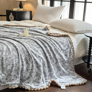 Petite couverture légère en polaire de polyester à motifs floraux corail pour chambre à coucher, canapé et châle de sieste - Utilisation printemps/automne - Product Image 4