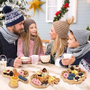 Plateau de service de Noël en bambou, forme Père Noël, renne, homme en pain d'épices, assiette à collation de fête, plateau décoratif en bois - Product Image 4