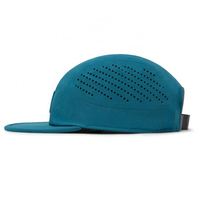 Casquette de camping en plein air personnalisée de haute qualité, non structurée, à 5 panneaux, avec trous découpés au laser, imperméable, à visière plate, pour la course, casquettes de sport pour hommes