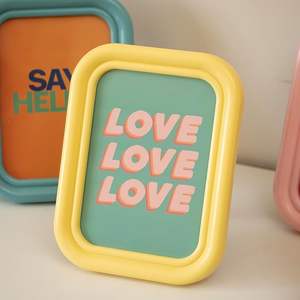 Cadres photo personnalisés aux couleurs vives en bois massif MDF et résine avec logo gravé au laser, personnalisés pour mariage ou promotion - Product Image 2