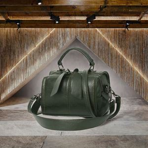 Bolso Tote de Oficina Personalizado en Oferta para Mujer, Impermeable, para Computadora, de Hombro, de Cuero Genuino Encerado - Product Image 2
