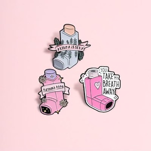Set de Broches Metálicos 'Asthma Is Sexy' con Diseño 'Asthma Babe' - Regalo Divertido con Humor Médico para Graduación, para Pacientes con Asma - Product Image 2