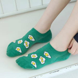 थोक थोक नवीनता मजाकिया मोजे अब लोफर महिलाओं को कम मोजे गैर पर्ची दिखाते हैं। - Product Image 3