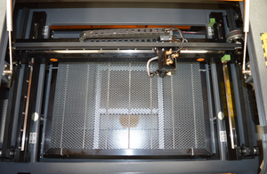 Usine personnalisée Offre Spéciale Machine de gravure laser 3D Machine de découpe et de gravure laser Co2 pour le caoutchouc de papier de bois non métallique - Product Image 2