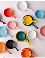 Creatieve compacte keramische ronde dipschaal, magnetronbestendig, modern minimalistisch design, onderglazuurtechniek, voor snacks en fruit.