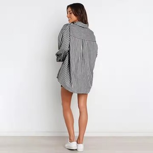 Nuova Moda Primavera Estate: Completo Due Pezzi <span class=keywords><strong>Taglie</strong></span> Forti per <span class=keywords><strong>Donna</strong></span>, Outfit Coordinato a Righe con Camicia a Maniche Lunghe e Pantaloncini - Product Image 2