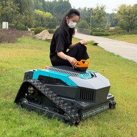 Livraison gratuite CE EPA Tondeuse robotisée tout-terrain à chenilles en caoutchouc de 700 mm de largeur, alimentée à l'essence 92, télécommandée