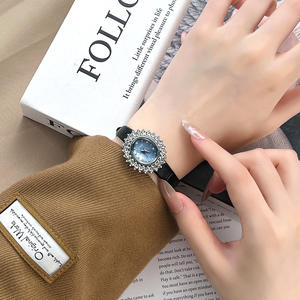 Montre miniature délicate pour femmes, design tournesol étincelant, style cristal, mouvement à quartz, moissanite - Product Image 3