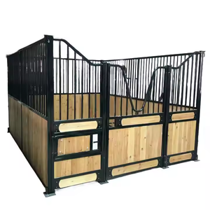 حظيرة مسبقة الصنع مع أكشاك للحصان ، تعريشة وبوابات سياج مجلفنة بالغمس الساخن - Product Image 1