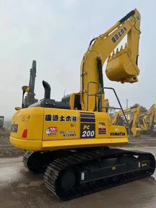 Excavatrice Komatsu PC200-8 d'occasion de 20 tonnes en stock à prix avantageux, robuste, durable et puissante, à vendre. - Product Image 2