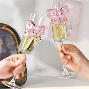 Cadeau Soufflé à la Main Verre Sans Plomb Nœud Gobelet à Vin Fête Pieds Hauts Verres à <span class=keywords><strong>Champagne</strong></span> Mariage Cylindre Flûtes à <span class=keywords><strong>Champagne</strong></span> Arc Rose - Product Image 1