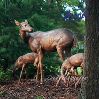Sculpture de cerf en bronze et laiton, artisanat d'art animalier en métal moderne et personnalisé pour la décoration extérieure de maison, jardin, parc urbain, à vendre