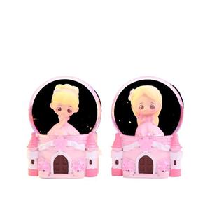 Pequeños regalos creativos: mini bola de cristal con diseño de castillo de princesa, lámpara de noche, regalo con forma de corazón para niñas, artículos decorativos de escritorio al por mayor - Product Image 5