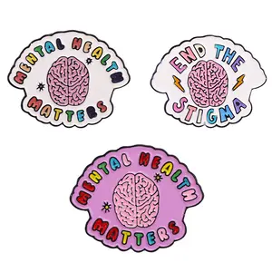 Joyería de aleación con letras, diseño creativo, insignia de pintura en forma de cerebro rosa, botón