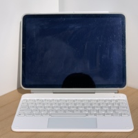 Casing Keyboard Nirkabel BT Baru dengan Lampu Latar RGB Kustom, Desain Anti Guncangan dan Tahan Air untuk iPad 10.9-inci, Material TPU, Dilengkapi Trackpad